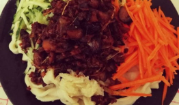 炸酱面的做法视频,视频教学让你轻松上手